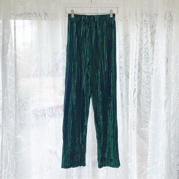 NBD Alena jewel green velvet pleated high waisted wide leg pants - Picture 7 of 11